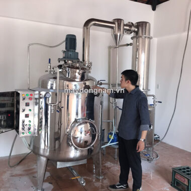 Bàn giao nồi chiết xuất cô đặc chân không đến khách hàng
