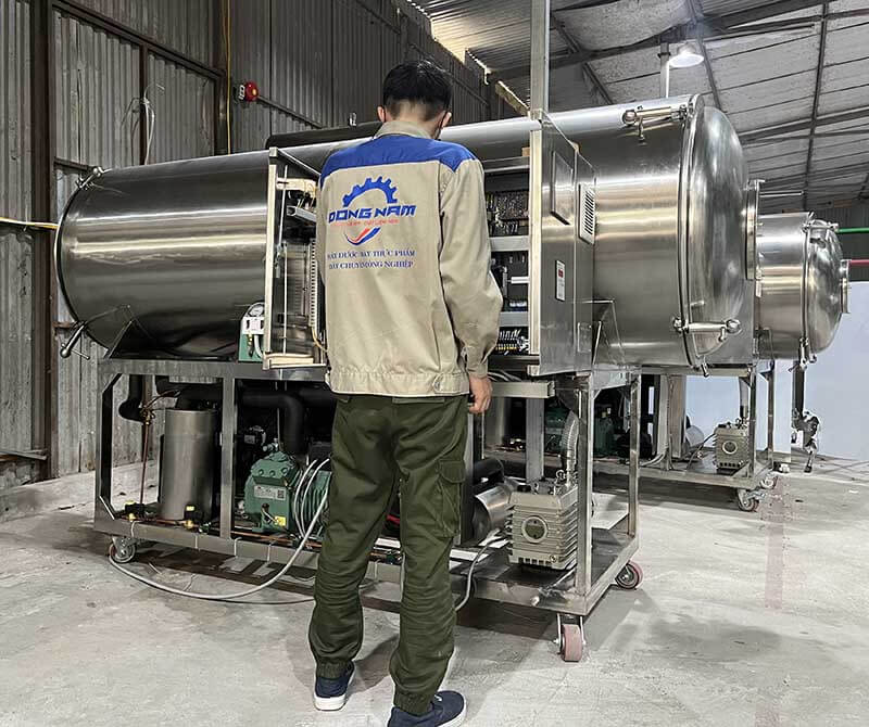 Đông Nam cung cấp cả 2 dòng máy sấy thăng hoa và sấy chân không